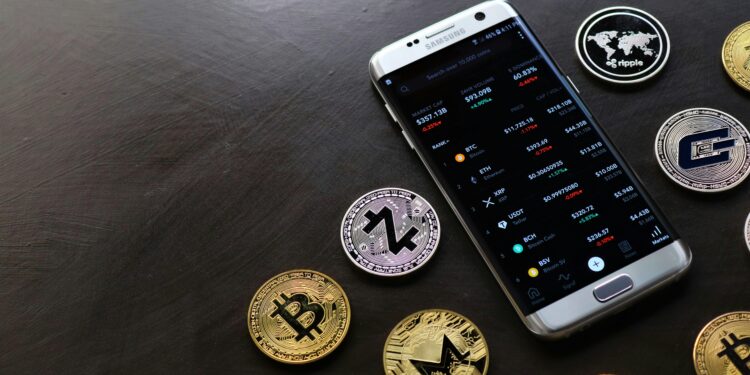 The Evolution of Digital Banking: From Traditional to Online and Mobile Platforms
