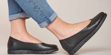 Black Flat Shoes for Woman