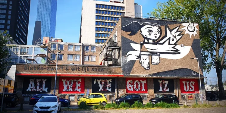 Discover Creativity at a Graffiti Workshop in Rotterdam